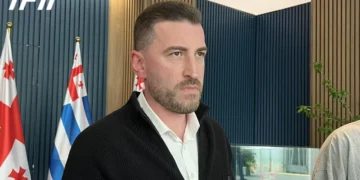 აჭარის უმაღლეს საბჭოში გახარიას პარტიის წევრი – როგორც ჩანს, დავით გაბაიძის გაწონასწორებული და დაბალანსებული პოზიციები არ აწყობდა „ოცნებას“ და გადაწყდა, რადიკალიზაციას მოუმატონ – ეს ყველაფერი შიდა კლანური დაპირისპირების შედეგია